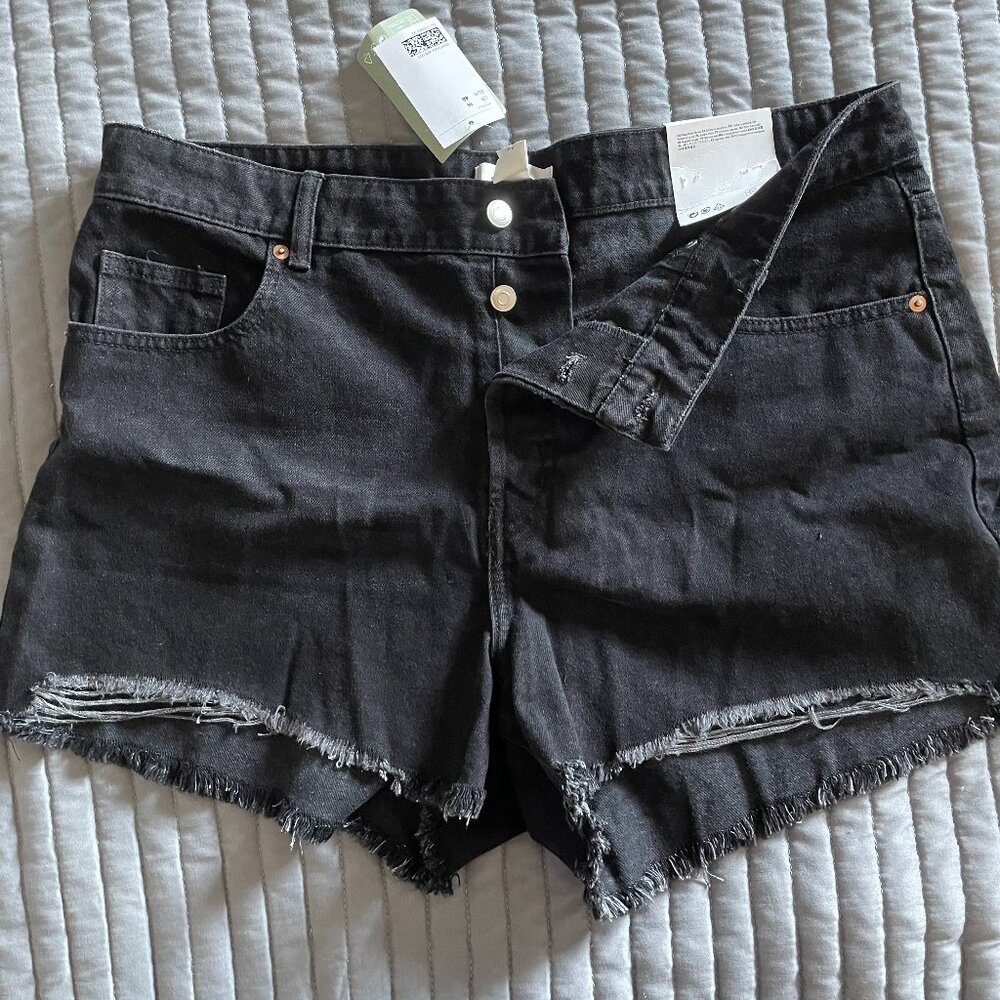 Black Jean Shorts, Never Worn with Tag on